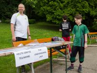 Christian und Anna bei der Öffentlichkeitsarbeit